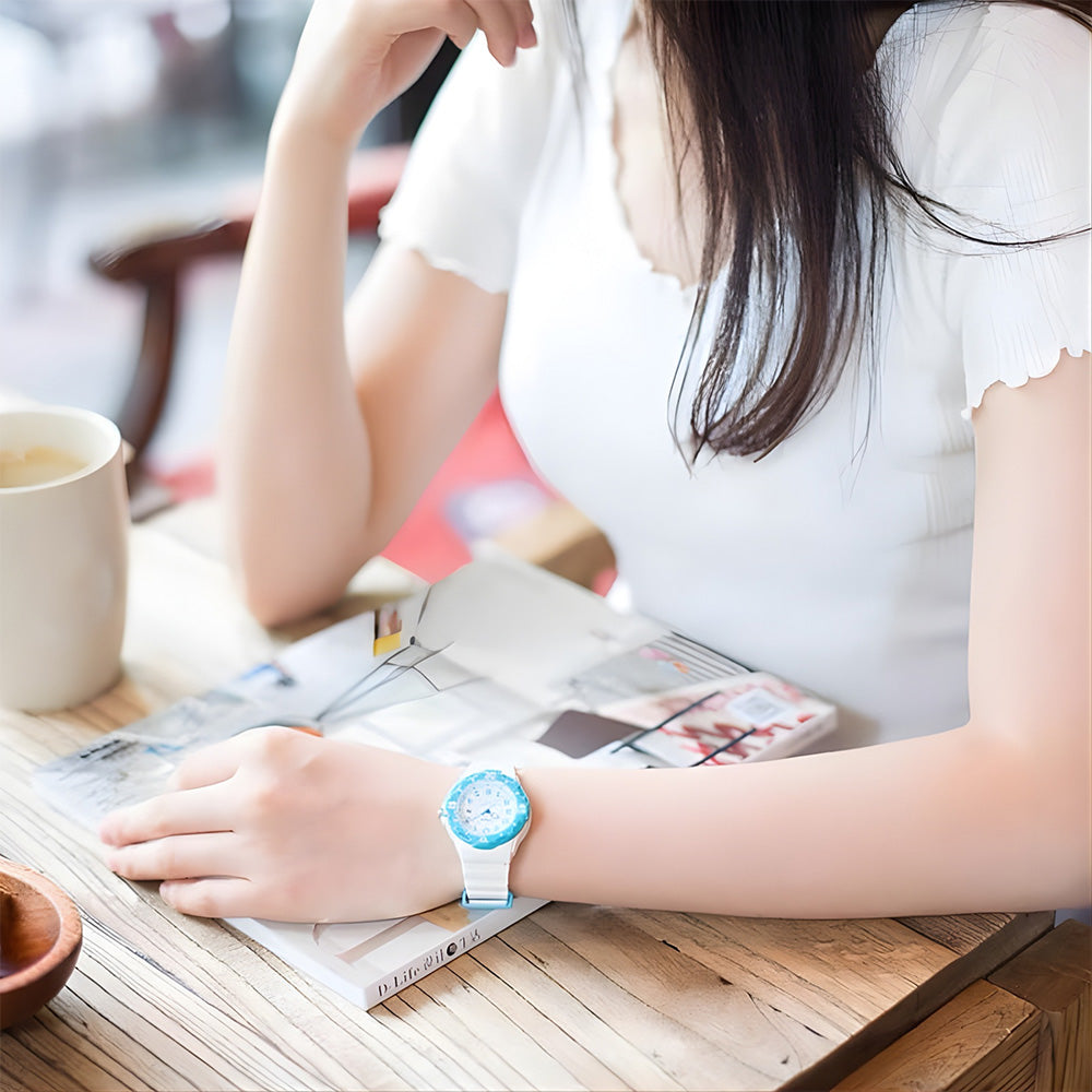 CASIO ANALOGUE WHITE RESIN STRAP WOMAN'S WATCH LRW-200H-2CVDF