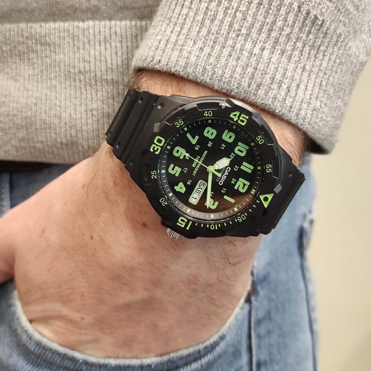 Casio Sports Neo Resin Strap Men's Watch| MRW-200H-3BVDF