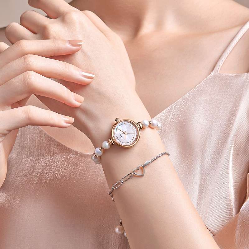Kimio Pearl Strap White Dial Ladies Watch | K6553S-XZ1RLW