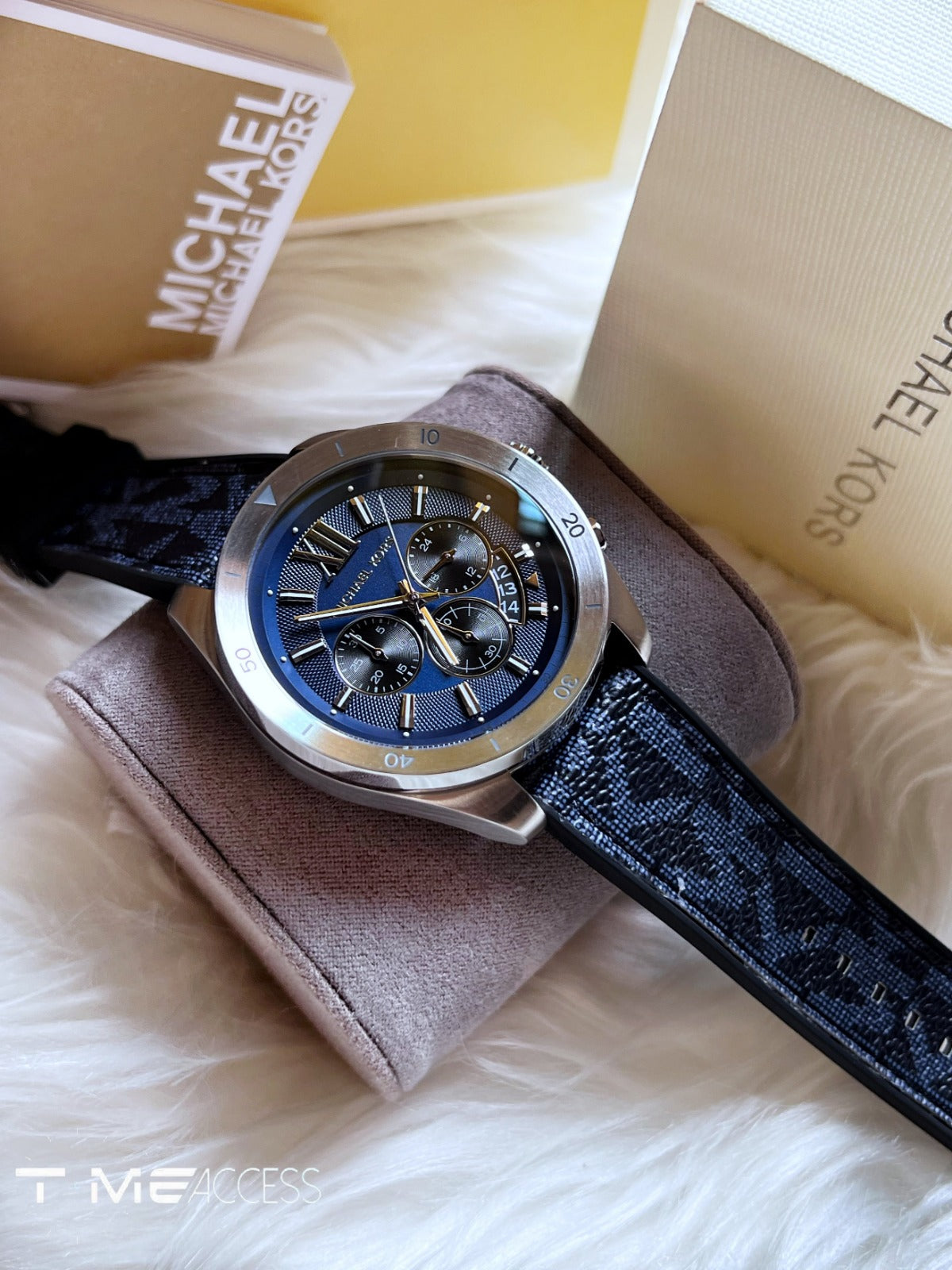 MICHEAL KORS Brecken Black Silicone Navy Men's Watch | MK8923