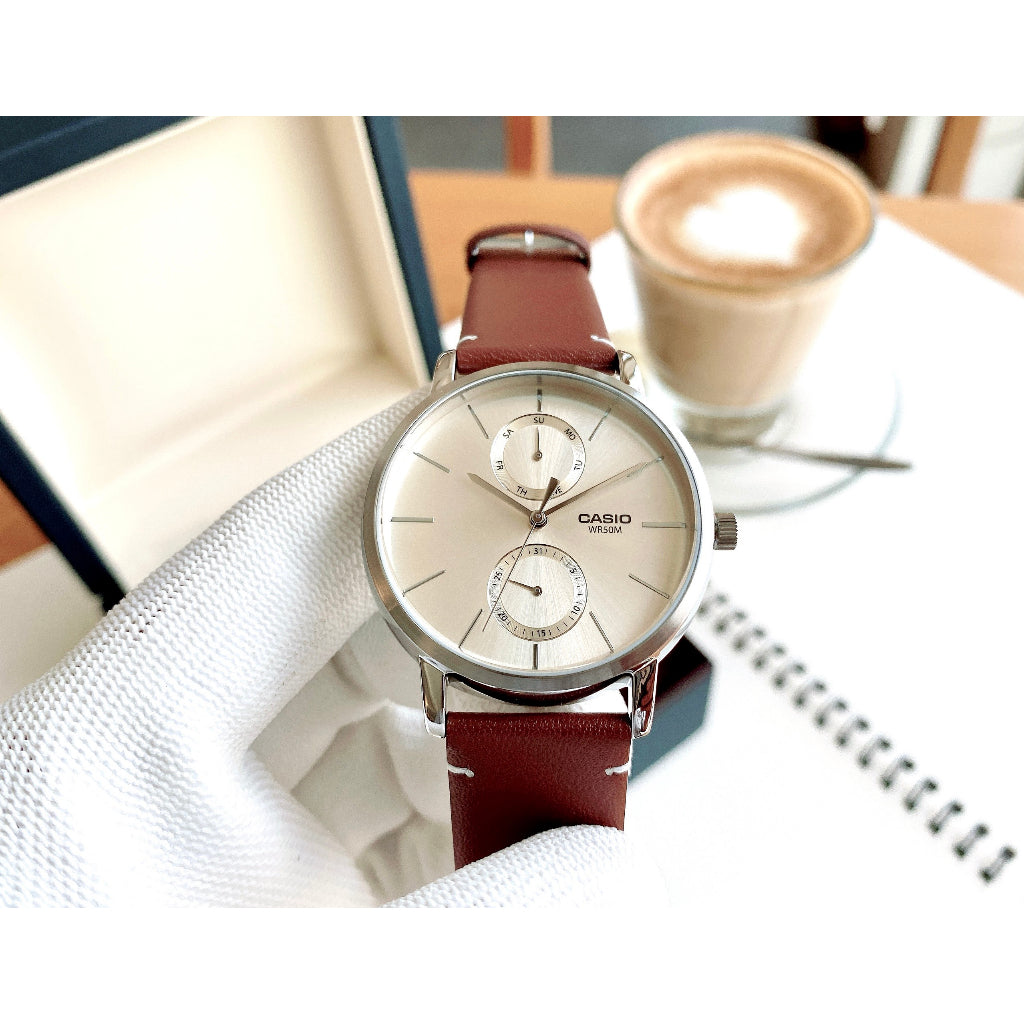Casio MTP-B310L-9AVEF - Orologio Unisex Analogico Al Quarzo Con Cinturino In Pelle Rossa E Cassa Acciaio