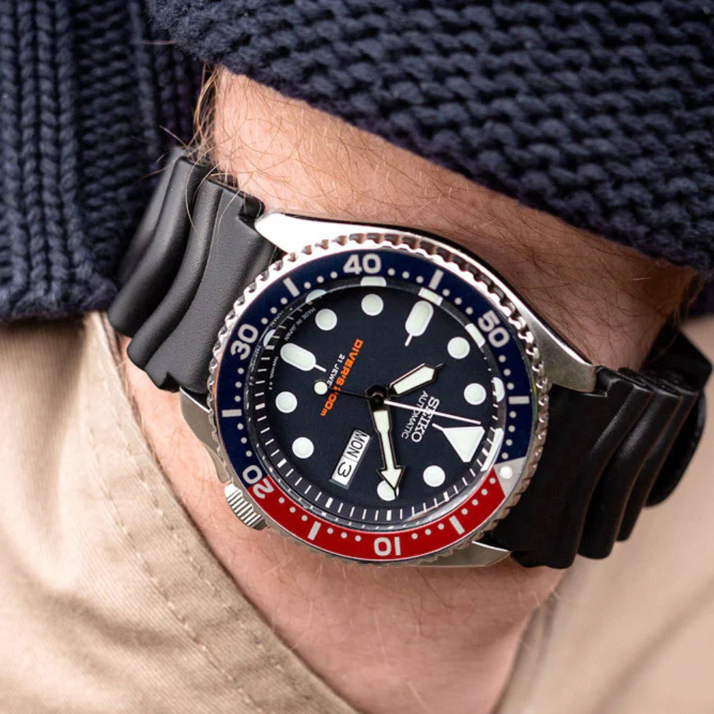 Seiko SKX Series Pepsi Dial Black Silicon Strap Watch | SKX009
